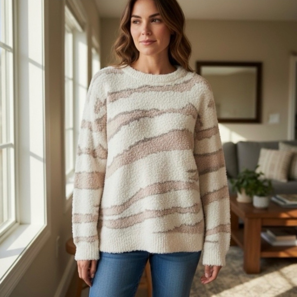 Barefoot Dreams CozyChic Women’s S
Seaside Crewneck Pullover Zebra Print
Sweater